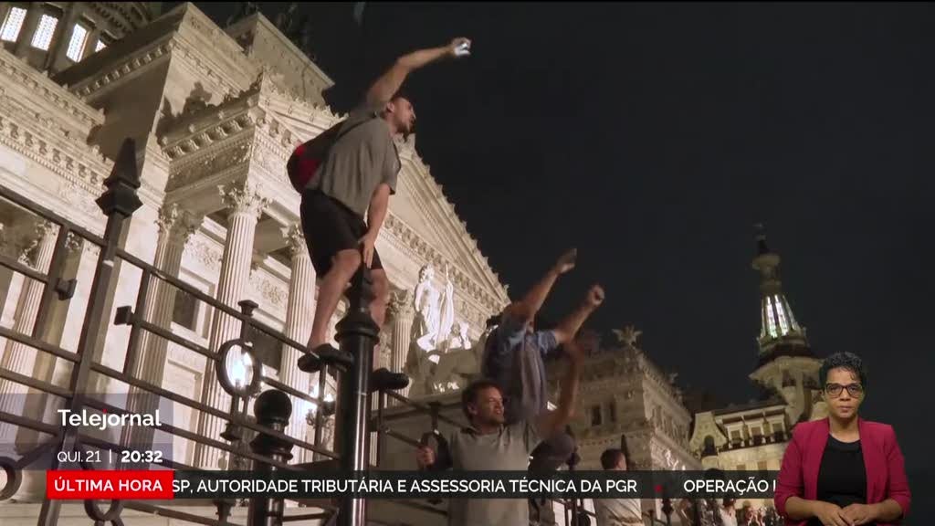 Programa de choque de Milei leva protestos para as ruas