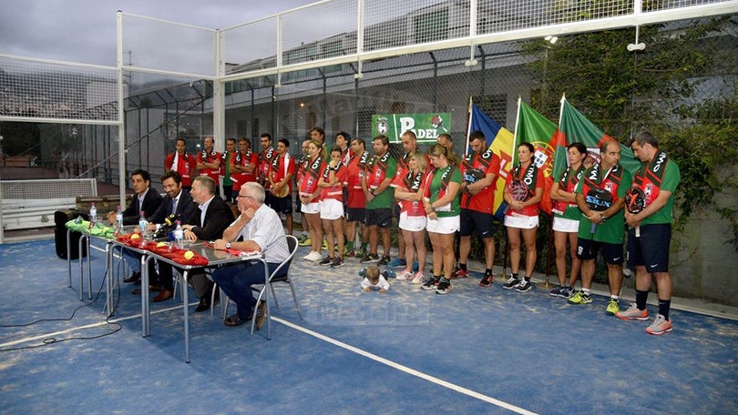 Imagem de Marítimo apresenta equipa de padel com 35 atletas