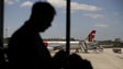 Imagem de Mais de 300 brasileiros aguardam voo em Portugal