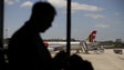 Mais de 300 brasileiros aguardam voo em Portugal