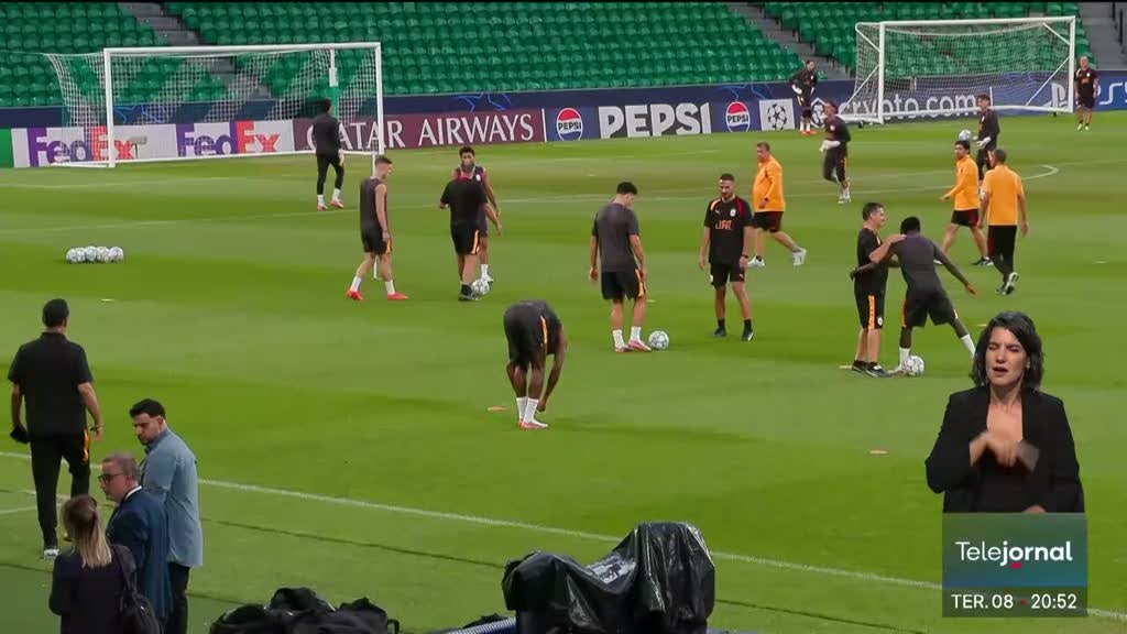 Imagem de Galatasaray. Rafael Leão espera jogo difícil com o Sporting