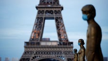 Imagem de Covid-19: Máscara obrigatória em locais públicos fechados em França a partir da próxima semana
