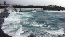 Imagem de Esperadas ondas de seis metros no grupo central