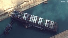 Imagem de Navio que bloqueou Canal do Suez será libertado