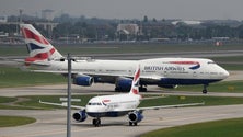 Imagem de Covid-19: Companhias aéreas processam Governo britânico devido à quarentena