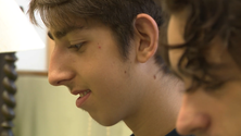 Imagem de Jovens preparam rede social (Vídeo)