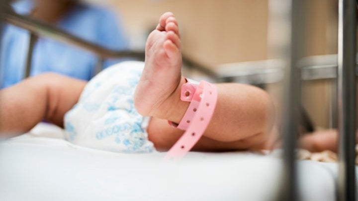 Imagem de Covid-19: Recém-nascidos de mães infetadas devem ser testados nas primeiras 24 horas