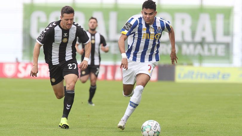 Imagem de Porto aproveita erros do Nacional