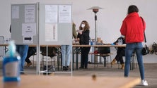 Imagem de Arranca período de inscrição para voto antecipado de eleitores em confinamento