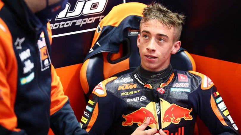 Imagem de Pedro Acosta sagra-se campeão do Moto3 ao vencer no Algarve