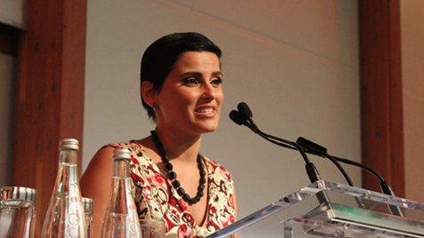 Imagem de “Nunca senti que fosse apenas portuguesa ou apenas canadiana” / “I never felt like I was only Portuguese, or only Canadian”- Nelly Furtado