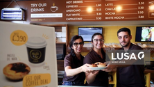 Imagem de Visita do novo Rei inglês gera negócio dos pastéis de nata