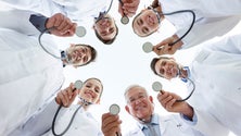 Imagem de Algarve, Évora, Coimbra e Lisboa com maior número de vagas para médicos
