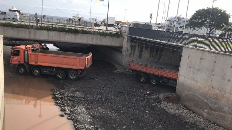 Imagem de Inertes das ribeiras valem sete euros por cada metro cúbico
