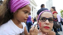 Imagem de Priberam altera palavra “mulher” no dicionário