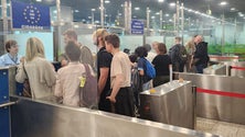 Imagem de Primeiro dia de controlo de passageiros depois da extinção do SEF (vídeo)