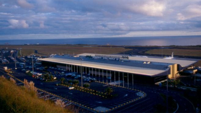 Imagem de Avião ao serviço da Sata aterra de emergência em Ponta Delgada