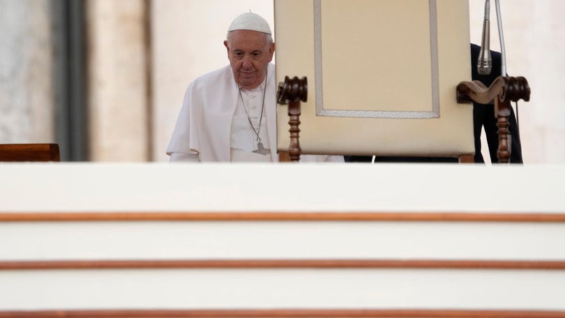 Papa diz que mulheres são o primeiro material descartável