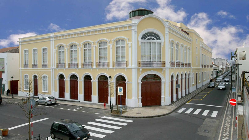 Imagem de Contas certas no Coliseu Micaelense