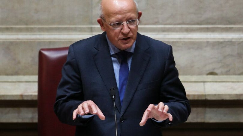 Imagem de Santos Silva quer decisões para que se cumpra metas ambientais do Acordo de Paris
