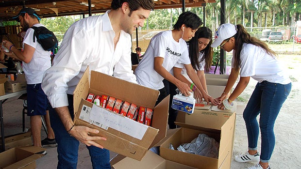 Oposição venezuelana denuncia bloqueio de ponte por onde ia chegar ajuda humanitária