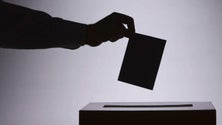 Eleitores infetados aconselhados a votar entre as 18 e as 19 horas (Vídeo)