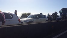 Imagem de Acidente congestiona via rápida
