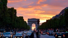 Imagem de Covid-19: França regista 52.518 contágios e 418 mortes em 24 horas