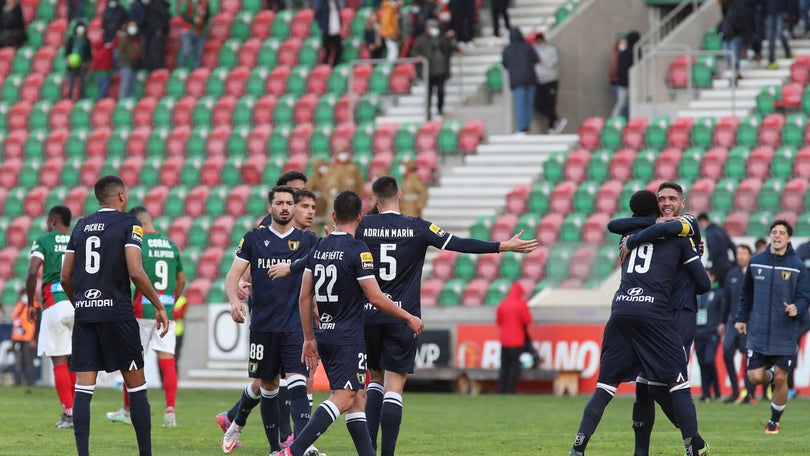 Imagem de Famalicão pediu adiamento do jogo com o Tondela por ainda estar retido na Madeira