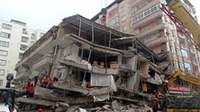 Imagem de Balanço do sismo na Turquia aumentou para 641 mortos também na Síria