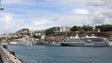 World Voyager desembarca/embarca turistas no Funchal