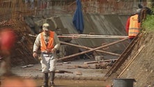 Imagem de Mau tempo condiciona obras no acesso à Ribeira Quente (Vídeo)