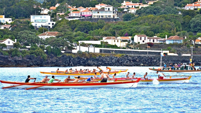 Imagem de Bote no pódio
