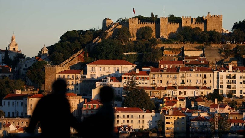 Imagem de Governo português espera reabrir turismo em maio