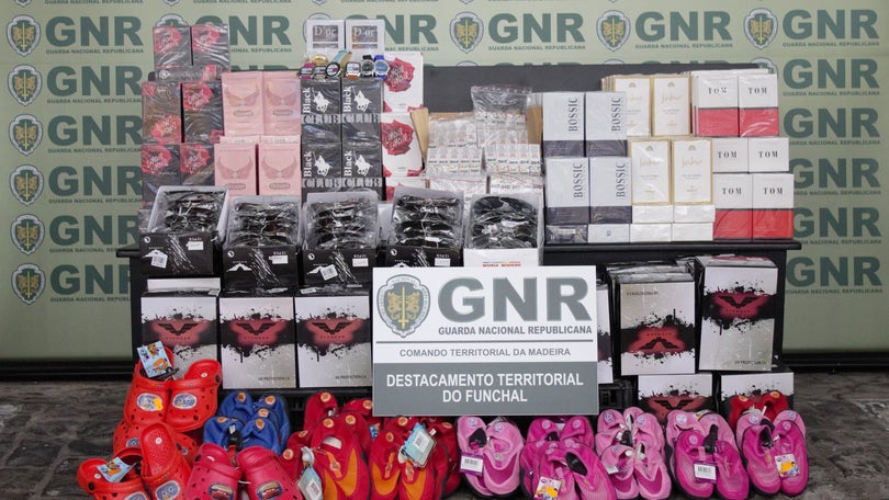 Imagem de GNR apreende material contrafeito, nicotina e jogo ilícito