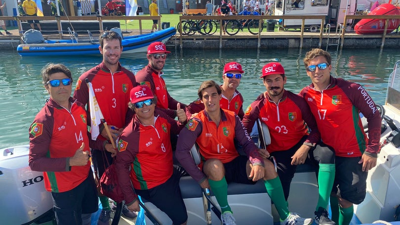 Imagem de Equipa portuguesa faz-se ao mar com troca de elementos
