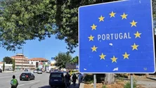 Imagem de De carro, autocarro ou avião, portugueses em França hesitam em viajar para Portugal