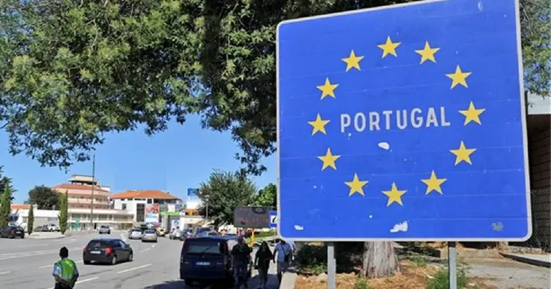 De Carro Autocarro Ou Aviao Portugueses Em Franca Hesitam Em Viajar Para Portugal Sociedade Rtp Madeira Rtp