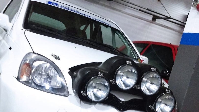 Imagem de Vítor Nascimento e Alexandra Ferreira em estreia num Toyota Yaris