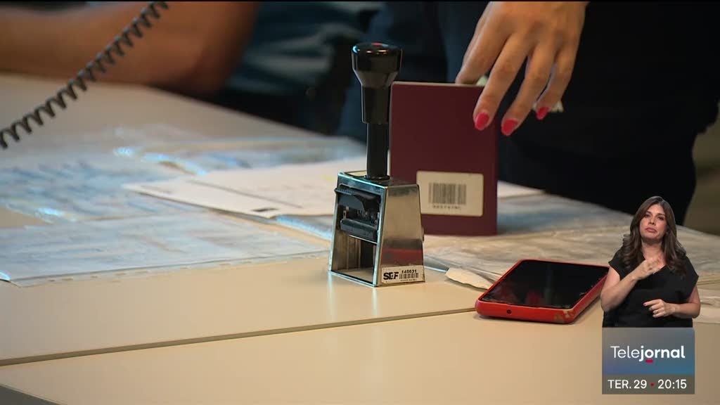 Passageiros em zona restrita do Aeroporto de Lisboa