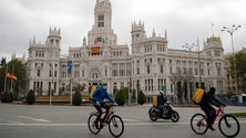 Imagem de Covid-19: Contágios voltam a aumentar em Espanha