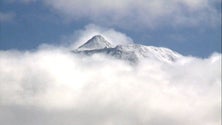 Pico está coberto de neve (Vídeo)