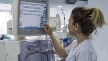 Imagem de Covid-19: Enfermeiros denunciam falta de materiais de proteção (Vídeo)