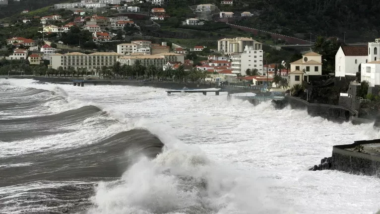 Imagem de Mau tempo: Chuva e vento fortes na Madeira a partir de domingo