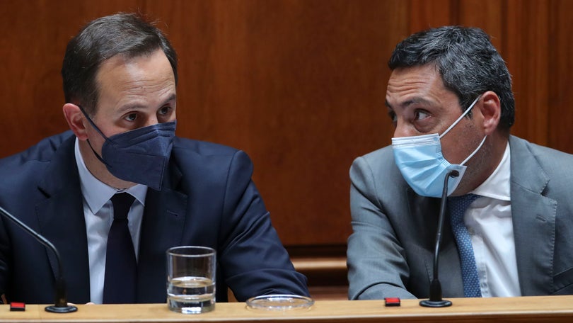 Imagem de Máscaras deixam de ser obrigatórias na Assembleia da República