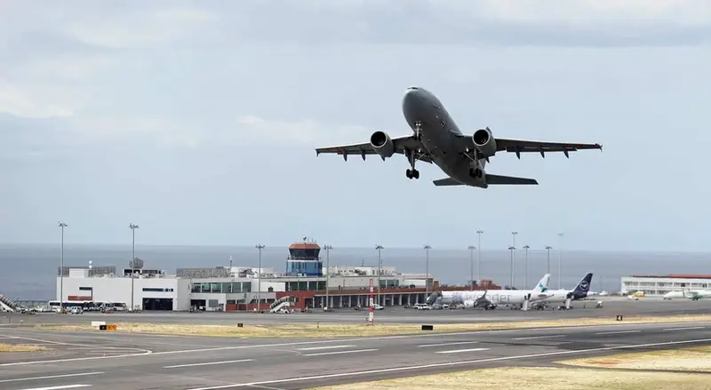 Movimento de passageiros nos aeroportos da Região mais que duplicou face a 2021