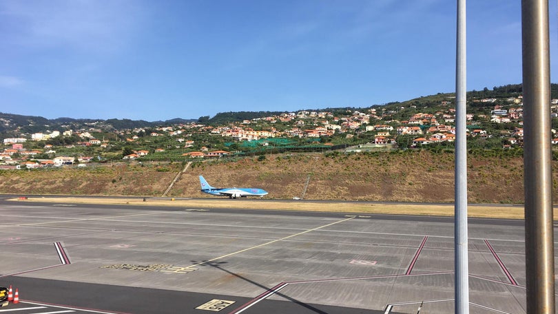Imagem de Primeiro voo do Reino Unido aterrou na Madeira
