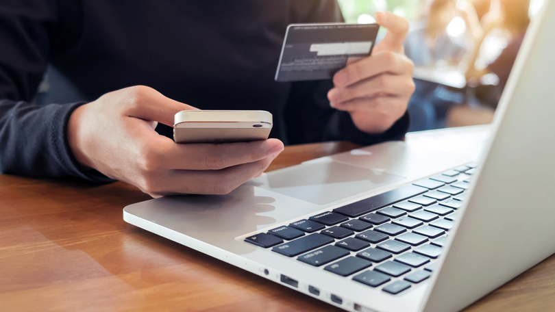 Imagem de Bancos impedidos de cobrar comissões por operações digitais