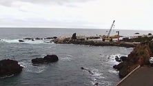 Imagem de Estragos no porto das Poças condicionam operação [Vídeo]