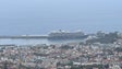 Imagem de Porto do Funchal com dois navios, um deles em estreia
